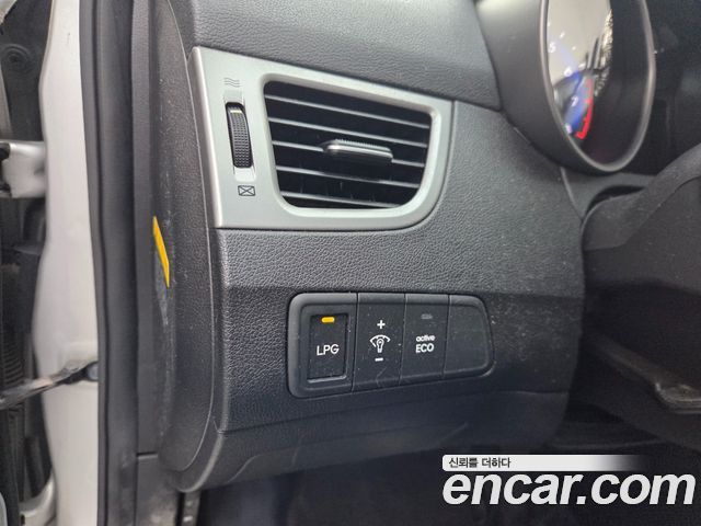 Hyundai Avante 1.6 LPi Smart 2014 — фото 10