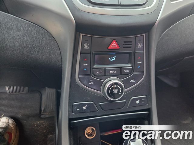 Hyundai Avante 1.6 LPi Smart 2014 — фото 15