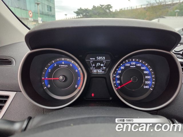 Hyundai Avante 1.6 LPi Smart 2014 — фото 17