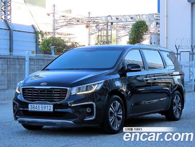 Kia Carnival 9-Seater Luxury