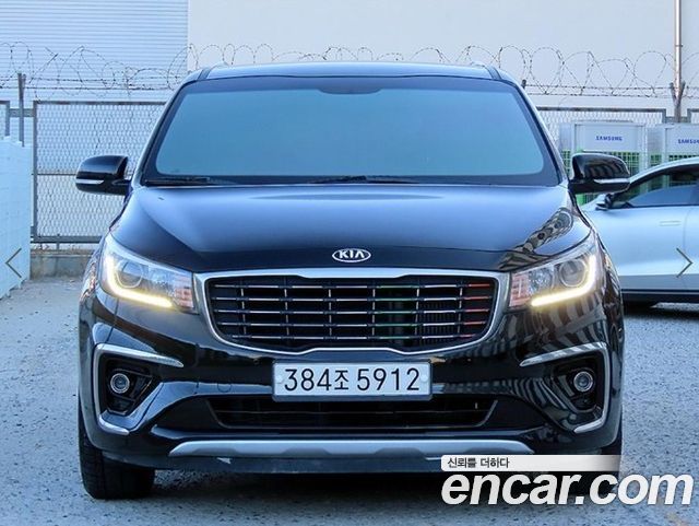 Kia Carnival 9-Seater Luxury 2019 — фото 3