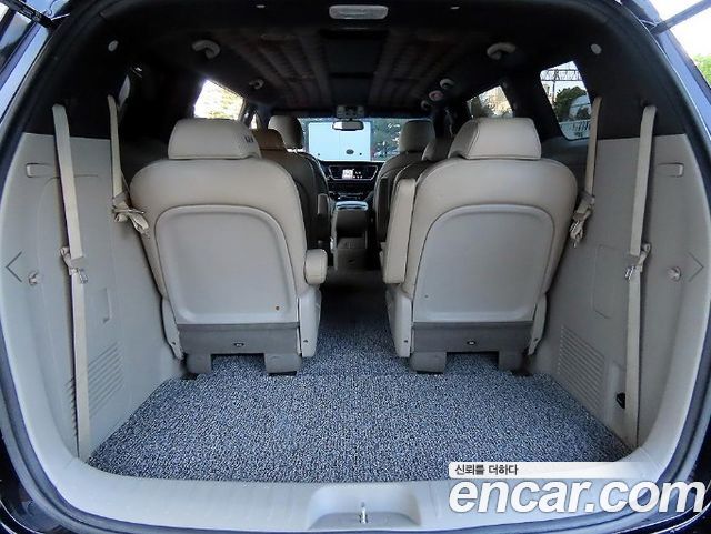 Kia Carnival 9-Seater Luxury 2019 — фото 21