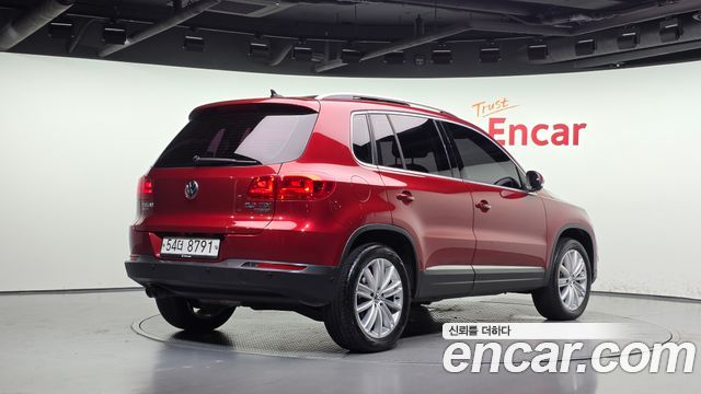 Volkswagen Tiguan 2.0 TDI  Premium 5N 2013 — фото 2