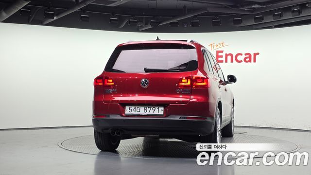 Volkswagen Tiguan 2.0 TDI  Premium 5N 2013 — фото 4
