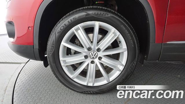 Volkswagen Tiguan 2.0 TDI  Premium 5N 2013 — фото 5