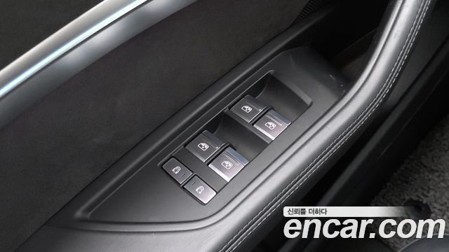 Audi e-tron 55 Quattro 2021 — фото 22