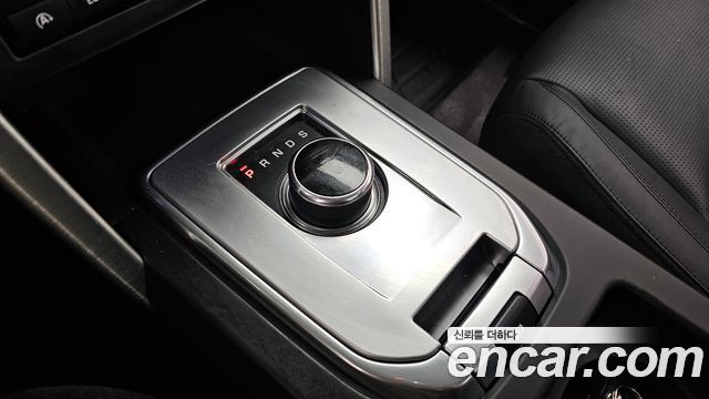 Land Rover Discovery Sport 2.0 TD4 HSE Luxury 2017 — фото 9