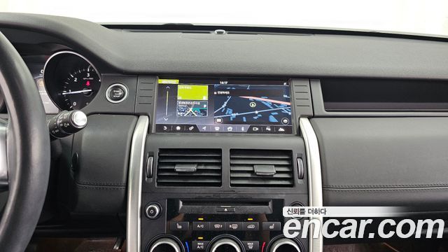 Land Rover Discovery Sport 2.0 TD4 HSE Luxury 2017 — фото 14