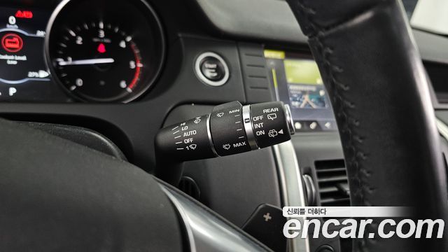 Land Rover Discovery Sport 2.0 TD4 HSE Luxury 2017 — фото 18