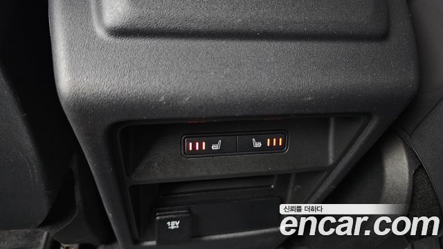 Land Rover Discovery Sport 2.0 TD4 HSE Luxury 2017 — фото 19