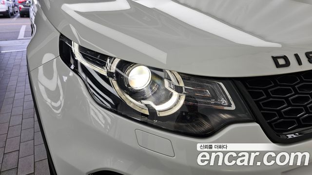 Land Rover Discovery Sport 2.0 TD4 HSE Luxury 2017 — фото 22