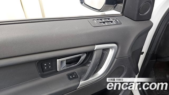 Land Rover Discovery Sport 2.0 TD4 HSE Luxury 2017 — фото 30