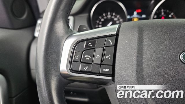 Land Rover Discovery Sport 2.0 TD4 HSE Luxury 2017 — фото 32