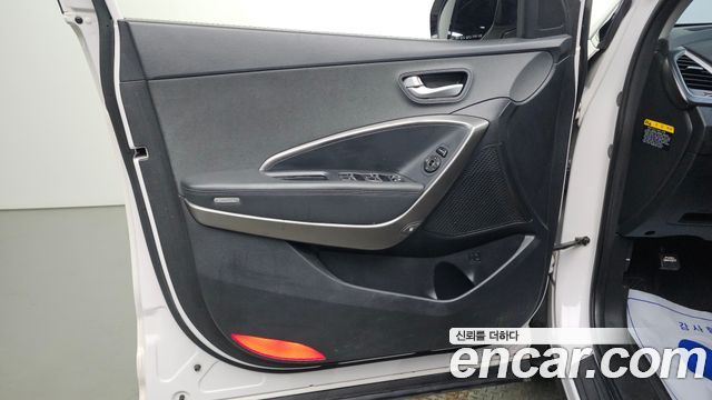 Hyundai Santa Fe The Prime Diesel 2.0 2WD Premium 2016 — фото 24