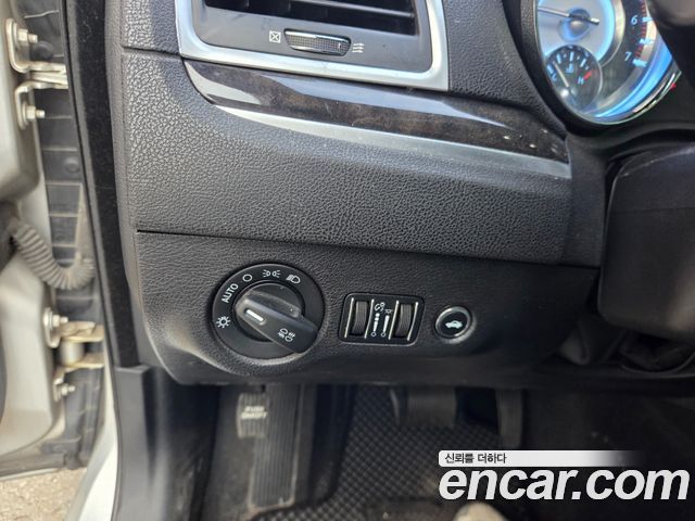 Chrysler 300C 3.0 Diesel 2012 — фото 15