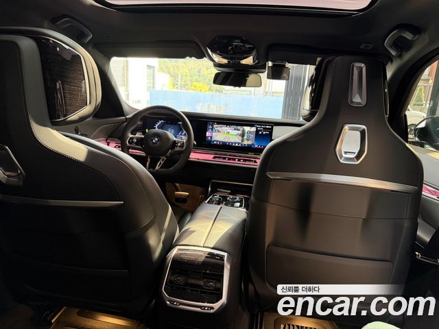 BMW 7 Series (G70) 740i xDrive M Sport Limited 2025 — фото 9
