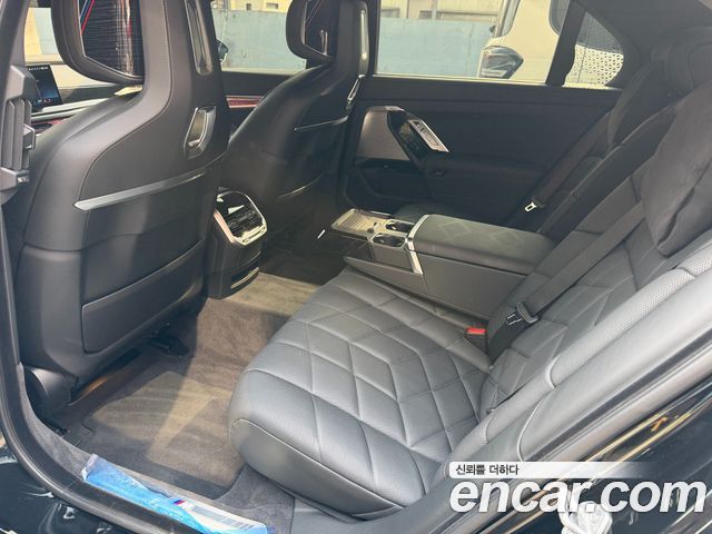 BMW 7 Series (G70) 740i xDrive M Sport Limited 2025 — фото 22