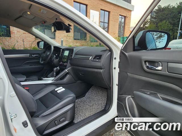 Renault Korea QM6 2.0 LPe LE Signature 2WD 2023 — фото 15
