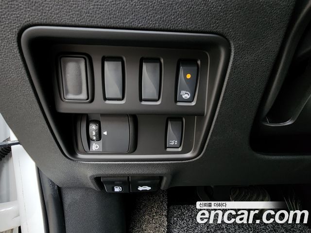 Renault Korea QM6 2.0 LPe LE Signature 2WD 2023 — фото 24