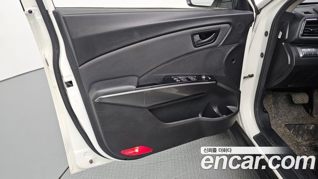 KG Mobility (SsangYong) Very New Tivoli Gasoline 1.5 2WD V3 2021 — фото 24