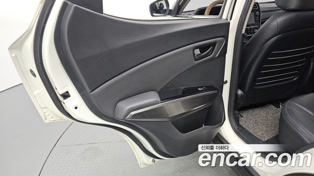 KG Mobility (SsangYong) Very New Tivoli Gasoline 1.5 2WD V3 2021 — фото 25