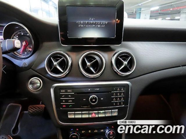 Mercedes-Benz GLA-Class (X156) GLA220 2018 — фото 15