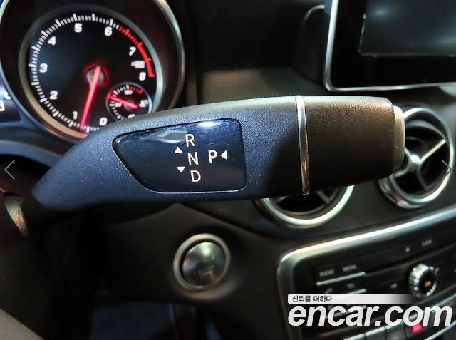 Mercedes-Benz GLA-Class (X156) GLA220 2018 — фото 16