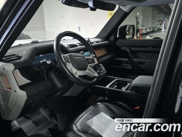 Land Rover Defender (L663) 110 D250 SE 2022 — фото 2