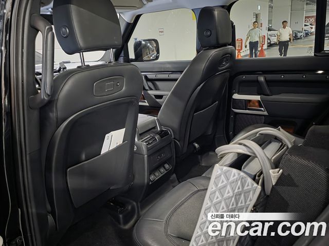 Land Rover Defender (L663) 110 D250 SE 2022 — фото 3