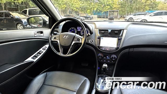 Hyundai Accent (New) Diesel 1.6 VGT Premium 2015 — фото 8