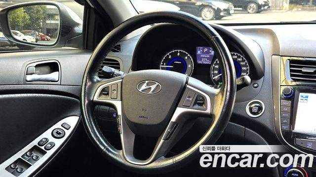 Hyundai Accent (New) Diesel 1.6 VGT Premium 2015 — фото 9