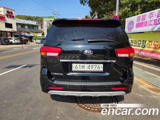 Kia Carnival 9-seater Prestige 2017 — фото 4