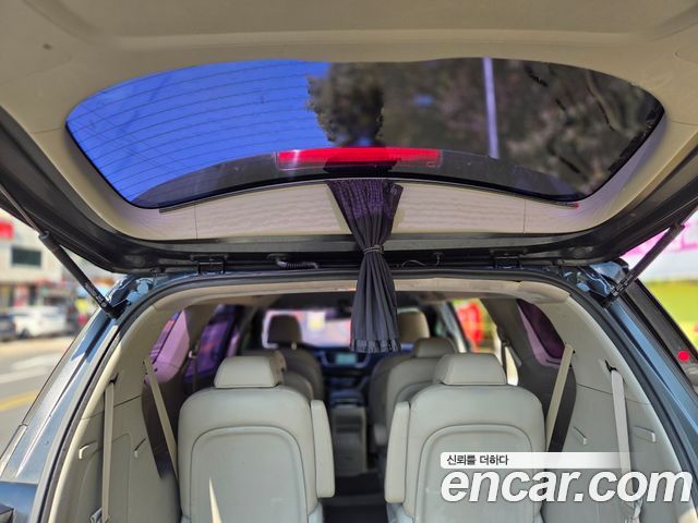 Kia Carnival 9-seater Prestige 2017 — фото 18
