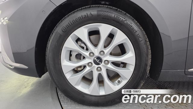 Kia K8 2.5 Gasoline 2WD Noblesse 2023 — фото 5