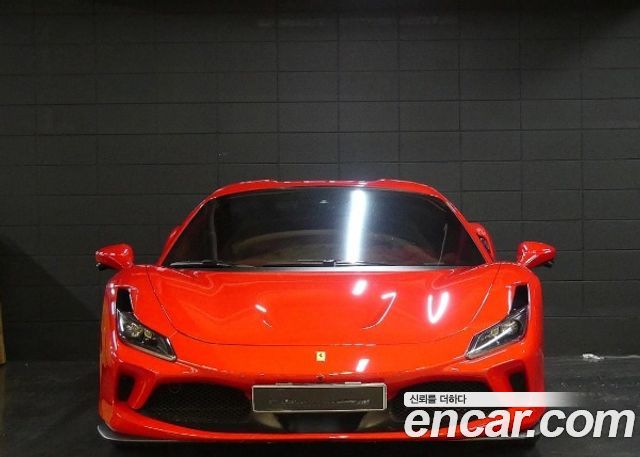 Ferrari F8 Spyder 3.9 V8 2021 — фото 1