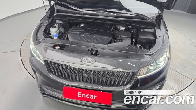 Kia Carnival 9-Seater Noblesse Special 2020 — фото 6