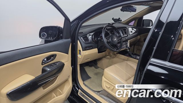 Kia Carnival 9-Seater Noblesse Special 2020 — фото 10