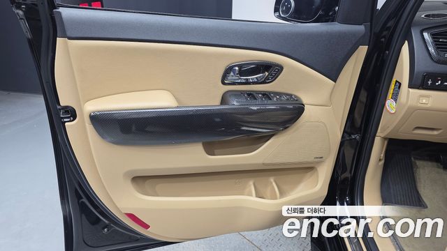 Kia Carnival 9-Seater Noblesse Special 2020 — фото 30