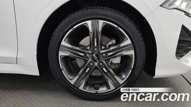 Kia K5 (III) 2.0 Prestige 2023 — фото 21