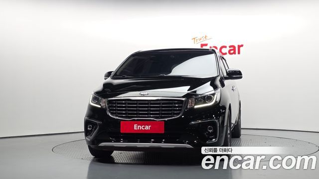 Kia Carnival 9-Seater Luxury 2019 — фото 3