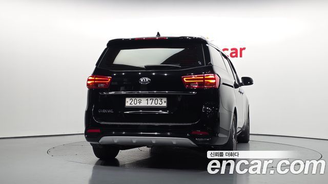 Kia Carnival 9-Seater Luxury 2019 — фото 4