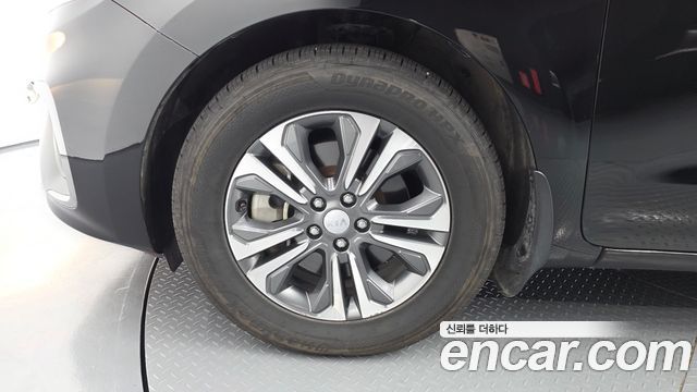 Kia Carnival 9-Seater Luxury 2019 — фото 5