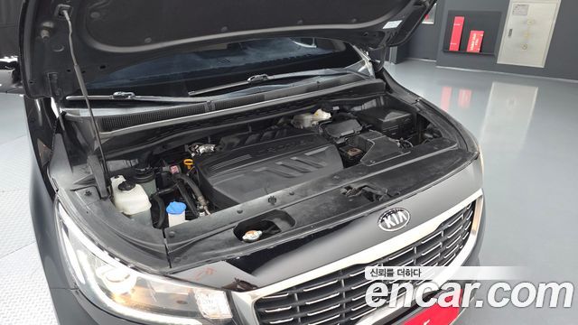 Kia Carnival 9-Seater Luxury 2019 — фото 6