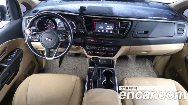 Kia Carnival 9-Seater Luxury 2019 — фото 7