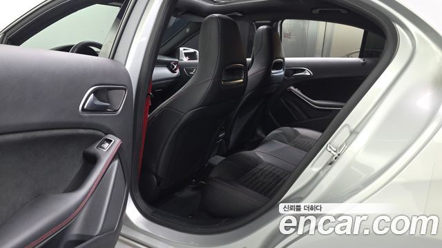 Mercedes-Benz A-Class (W176) A45 AMG 4MATIC 2017 — фото 12