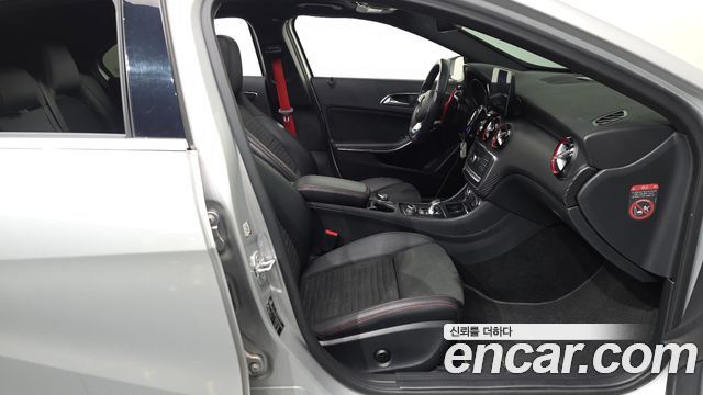Mercedes-Benz A-Class (W176) A45 AMG 4MATIC 2017 — фото 26