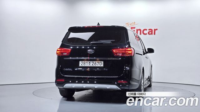 Kia Carnival 9-Seater Prstige 2020 — фото 4