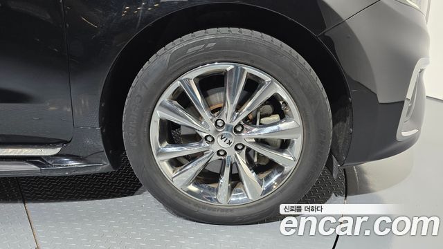 Kia Carnival 9-Seater Prstige 2020 — фото 21