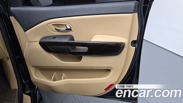 Kia Carnival 9-Seater Prstige 2020 — фото 25