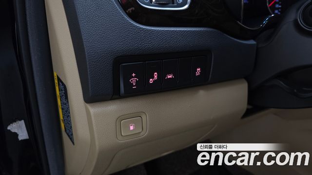 Kia Carnival 9-Seater Prstige 2020 — фото 27